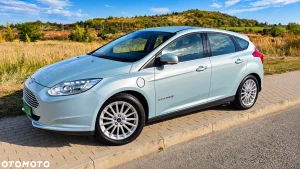 FORD FOCUS ELECTRIC LED • AUTOMAT • NAVI • BI-XENON • KAMERA • ALU 17 • PERŁA